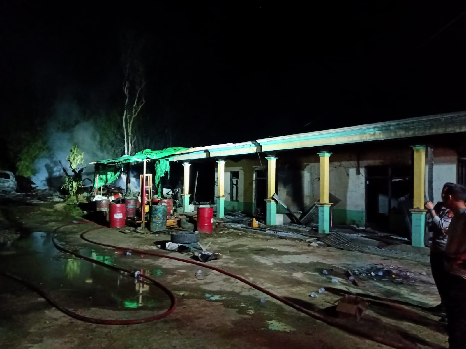 Kebakaran Agen Gas Elpiji di Desa Batu Botuk Muara Komam, Terdengan Ledakan Berkali-kali